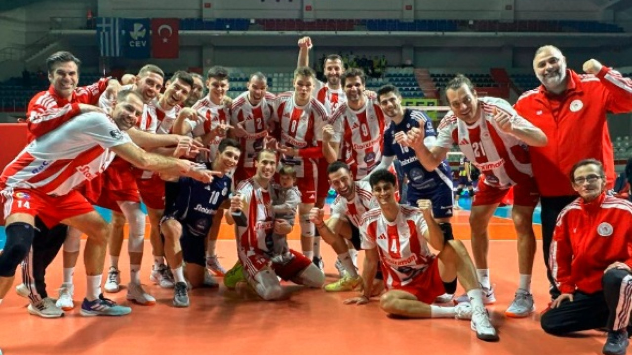 Βόλεϊ: Πανηγύρισε θρυλική νίκη στην Πόλη και περιμένει δώρο πρωτιάς από την Γκίσεν ο Ολυμπιακός