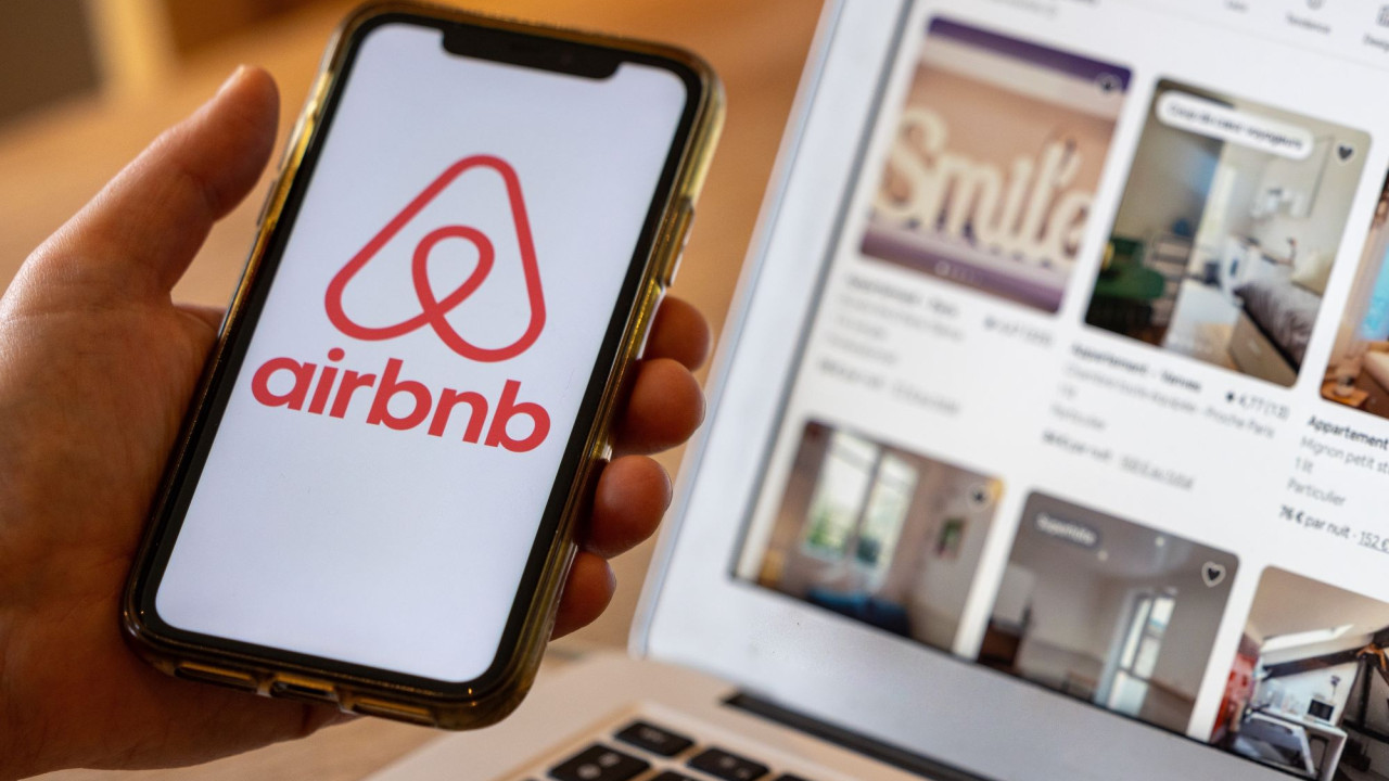 Αλλαγές στα Airbnb: Τι προβλέπει το νέο νομοσχέδιο για τη βραχυχρόνια μίσθωση – Πρόστιμο 5.000 ευρώ στους παραβάτες