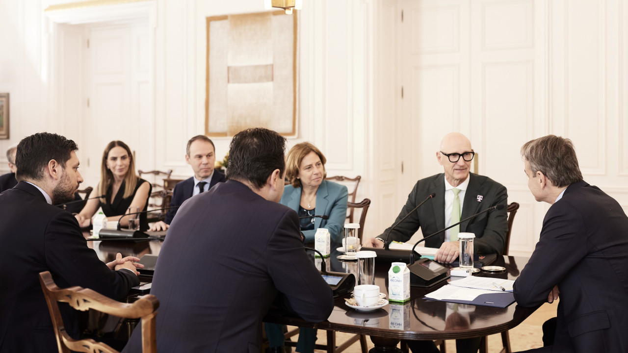 Μητσοτάκη με CEO Telekom: Δέσμευση του ομίλου να συνεχίσει τις επενδύσεις στην Ελλάδα Μητσοτάκη με CEO Telekom: Δέσμευση του ομίλου να συνεχίσει τις επενδύσεις στην Ελλάδα