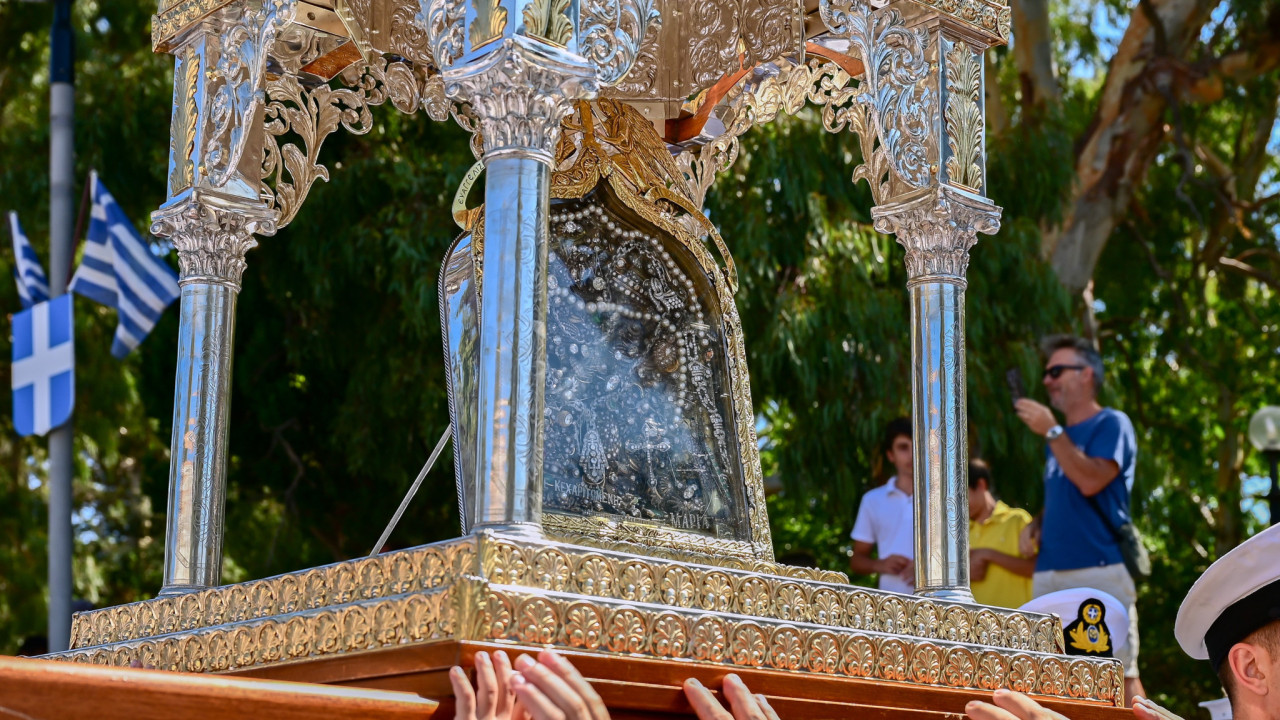 Σαν σήμερα βρέθηκε η θαυματουργή εικόνα της Παναγίας της Τήνου – Η ιστορία και το θαύμα 