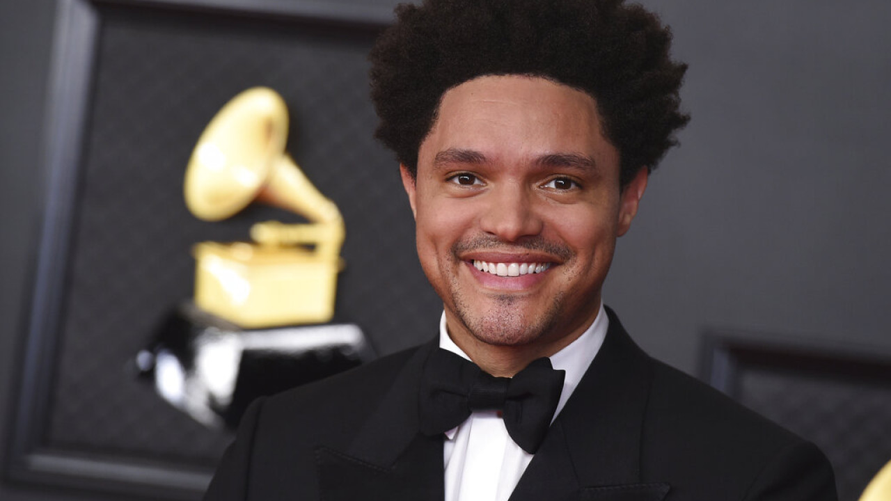 Trevor Noah: Θα είναι για 5η φορά οικοδεσπότης στην τελετή των βραβείων Grammy