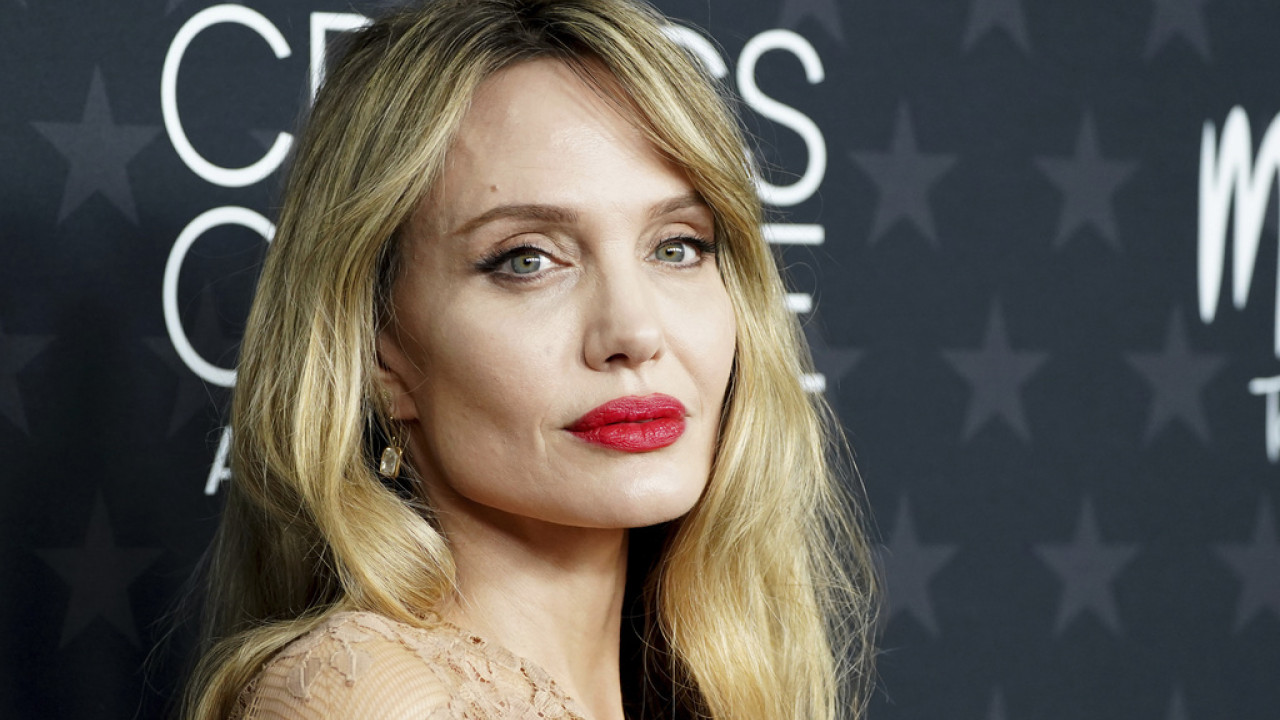 Angelina Jolie: Το σχέδιο εκδίκησής της απέναντι στον Brad Pitt – Η φιλία της με Demi Moore και Nicole Kidman – Τι θέλει να πετύχει…