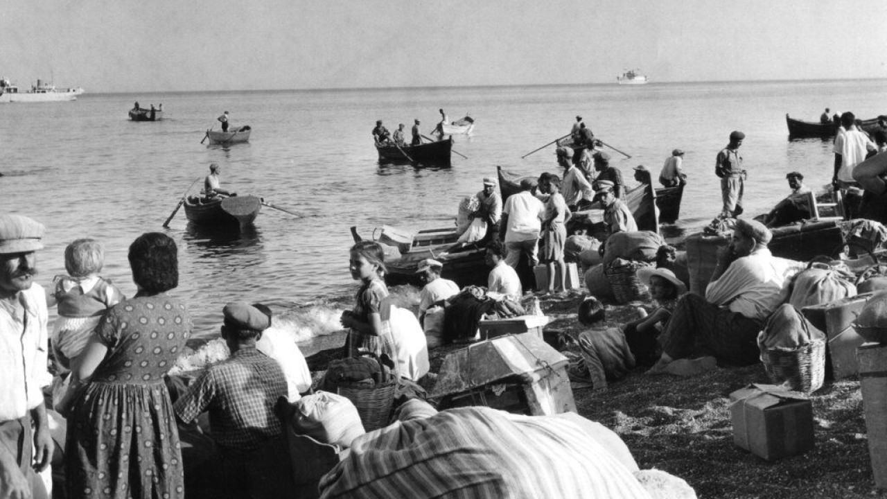 Τα 7,5 Ρίχτερ και το τσουνάμι που «ισοπέδωσαν» τη Σαντορίνη το 1956, με δεκάδες νεκρούς – Βίντεο 