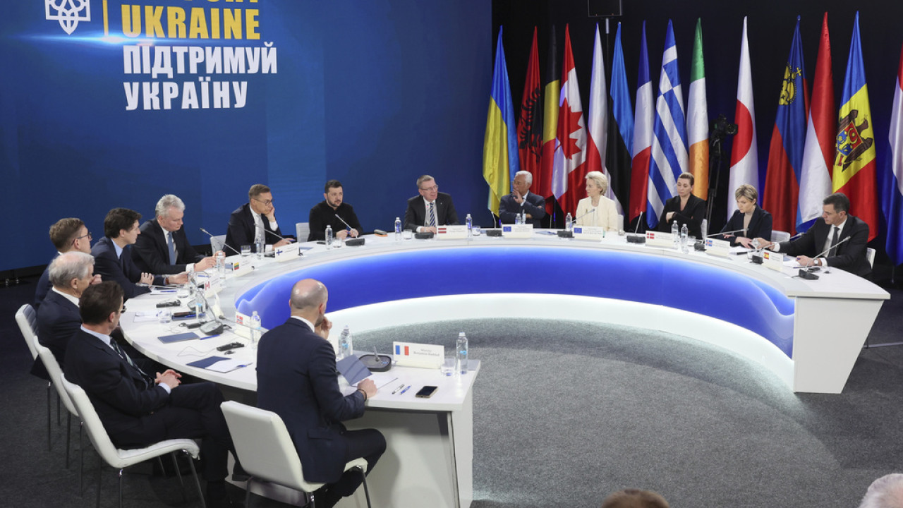Φον ντερ Λάιεν: Η Ουκρανία θα μπορούσε να ενταχθεί στην ΕΕ πριν από το 2030 εάν συνεχιστούν οι μεταρρυθμίσεις
