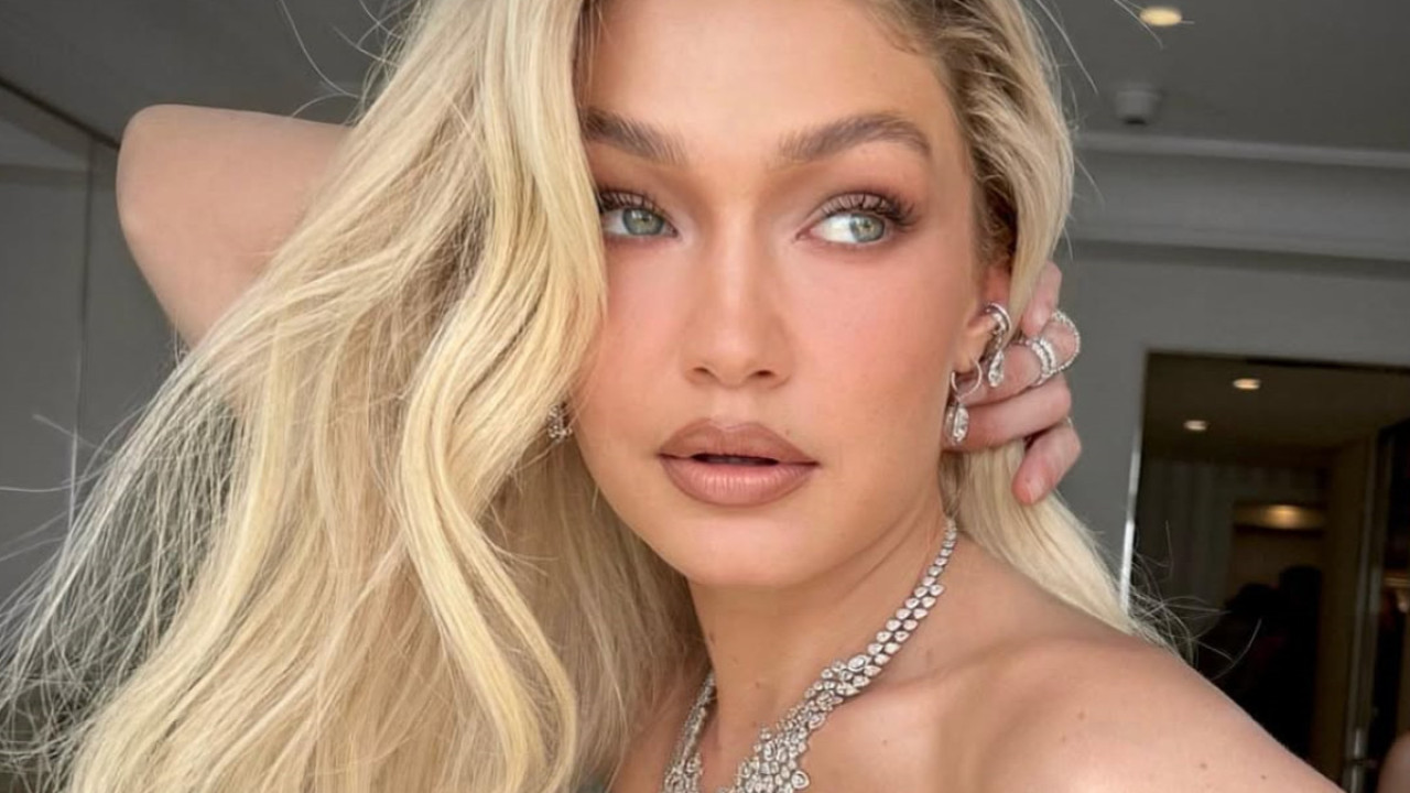 Το ‘FOB’ haircut της Gigi Hadid είναι το απόλυτο vintage glamour