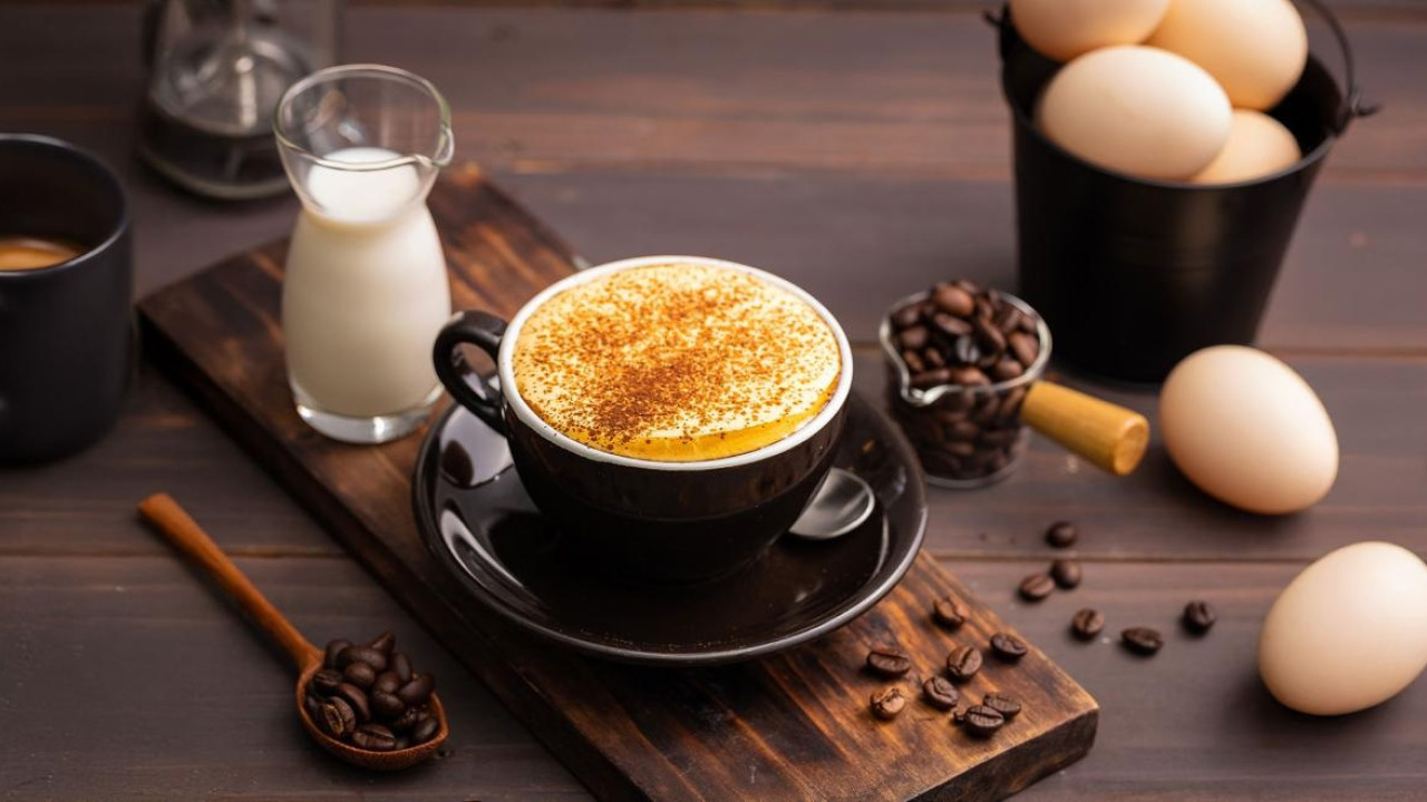 Egg Coffee: Μα γιατί έχουν τόση μανία με τον καφέ στο Βιετνάμ;