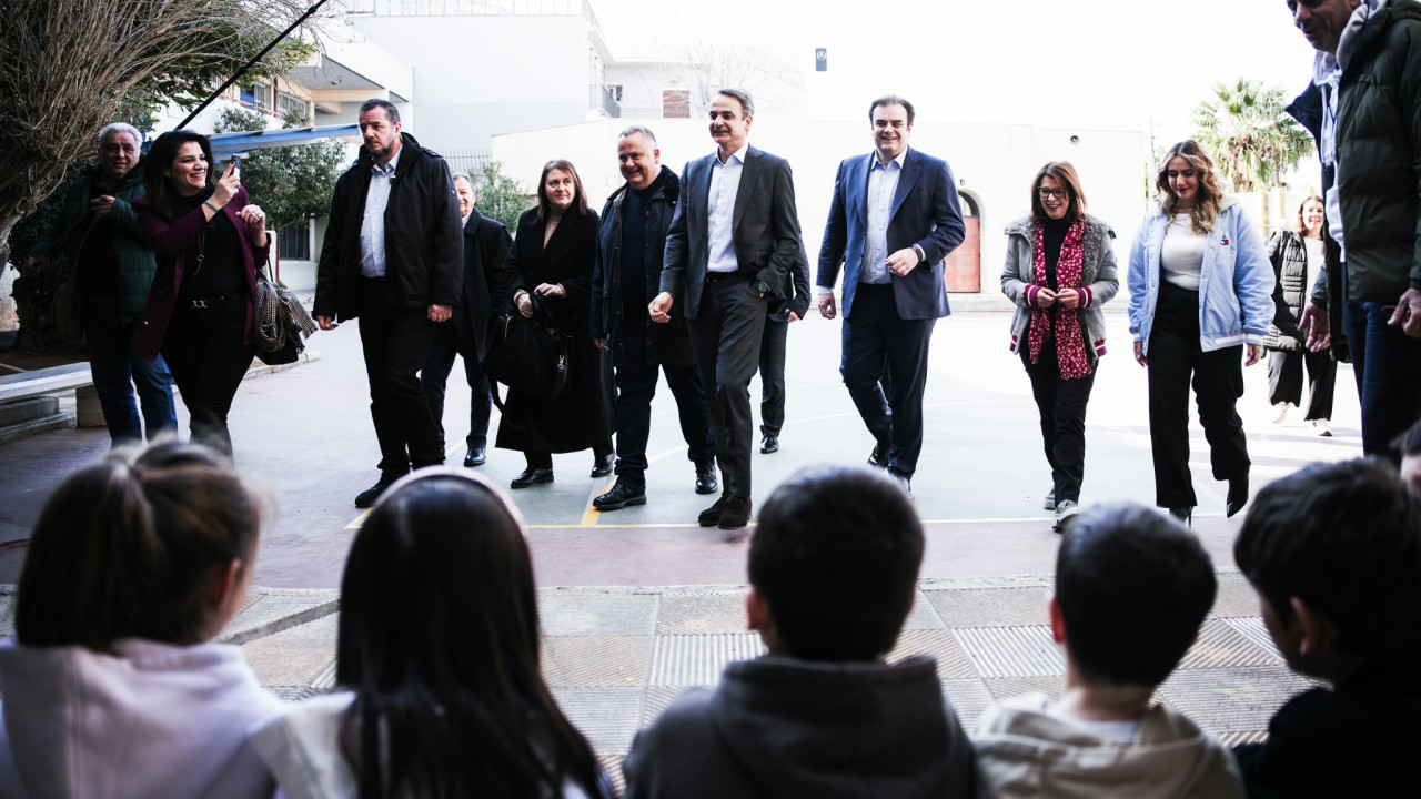 Μητσοτάκης από σχολείο στη Ν. Φιλαδέλφεια: Τον Σεπτέμβριο παραδίδονται τα πρώτα ανακαινισμένα σχολεία Μητσοτάκης από σχολείο στη Ν. Φιλαδέλφεια: Τον Σεπτέμβριο παραδίδονται τα πρώτα ανακαινισμένα σχολεία