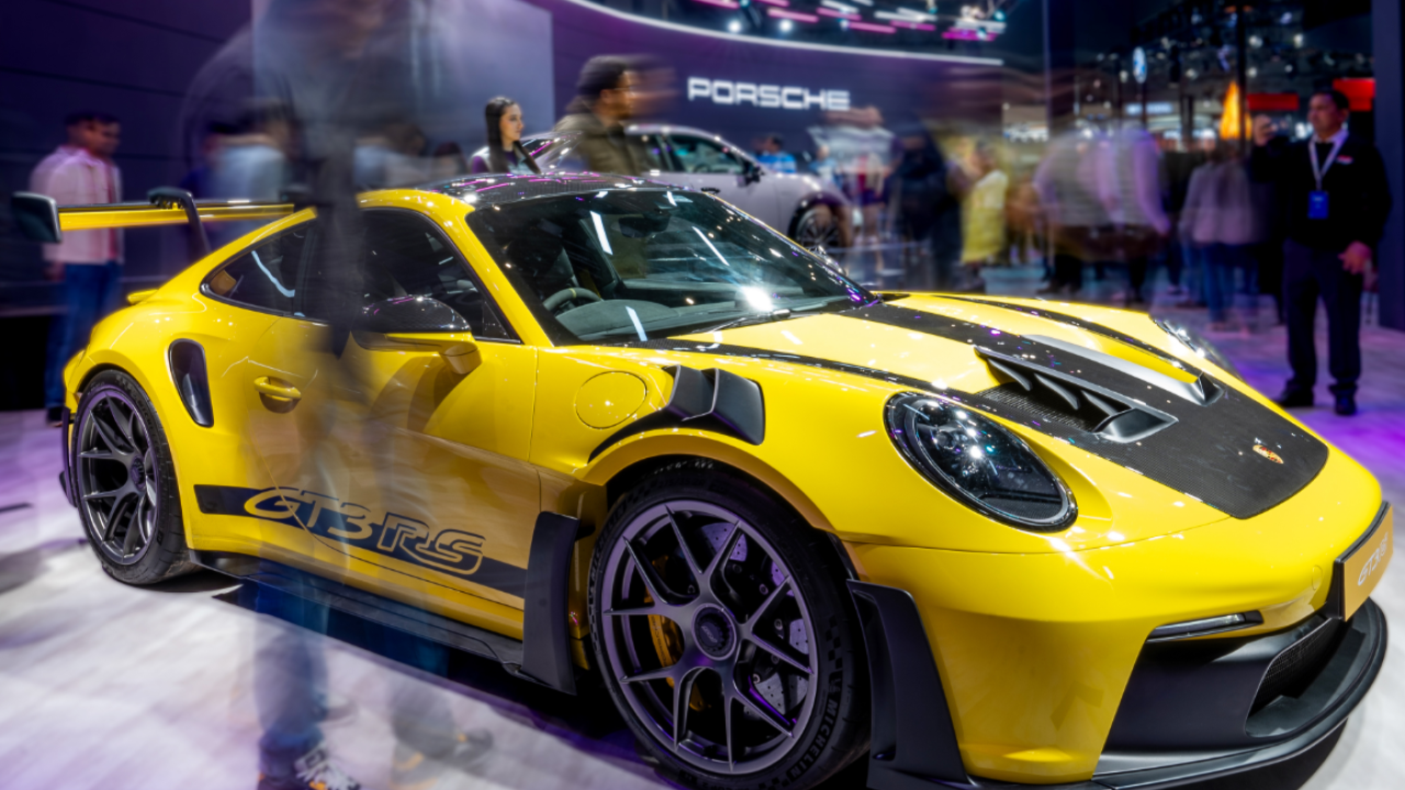 Porsche: Δεν της βγήκε το στοίχημα με τα ηλεκτρικά αυτοκίνητα - Αυξάνονται τα προβλήματά της
