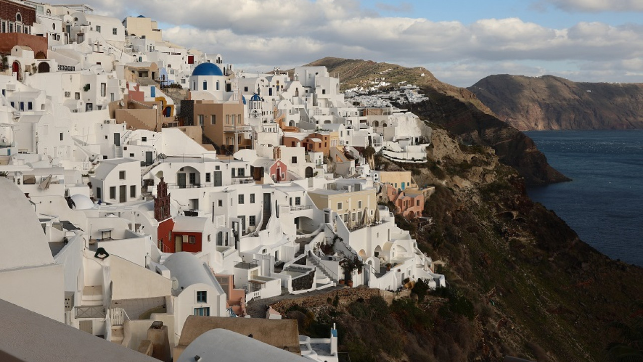 Σεισμοί στη Σαντορίνη: Απομακρύνθηκε το σενάριο για 6 Ρίχτερ, λέει ο Λέκκας