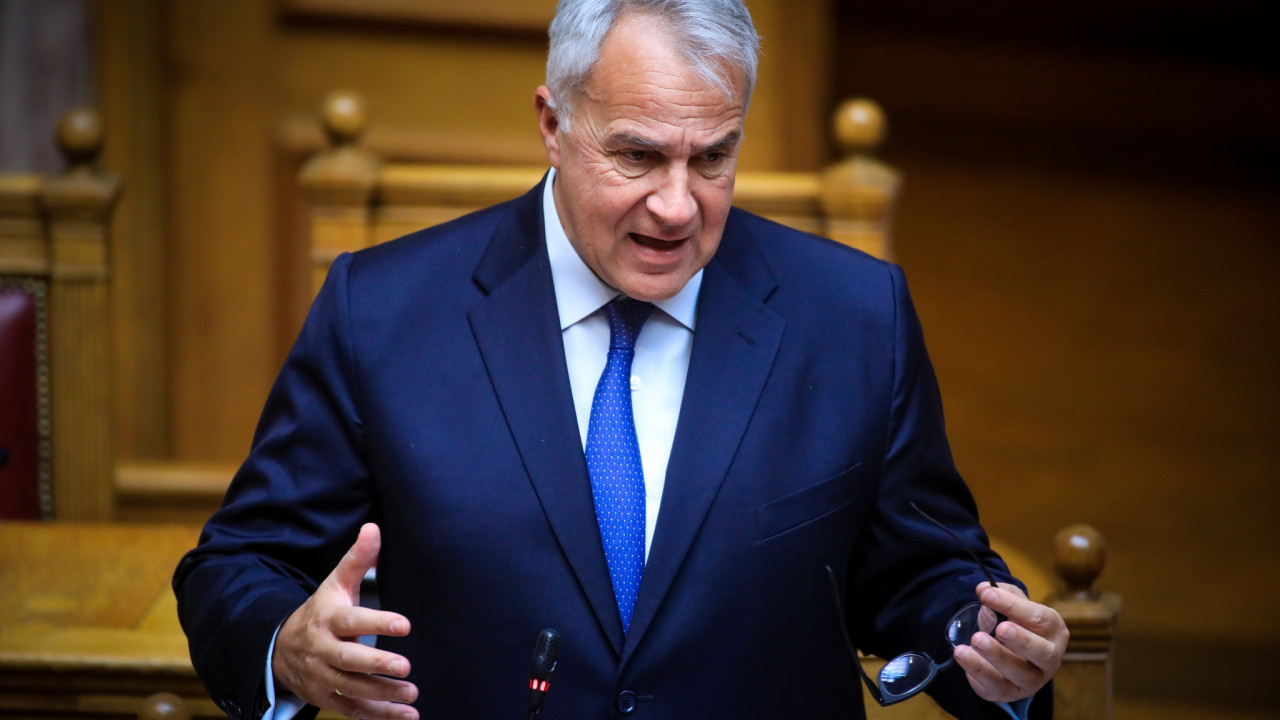 Απέσυρε διάταξη για την παράταση προθεσμίας χορήγησης νέου τύπου άδειας διαμονής σε μετανάστες ο Μάκης Βορίδης