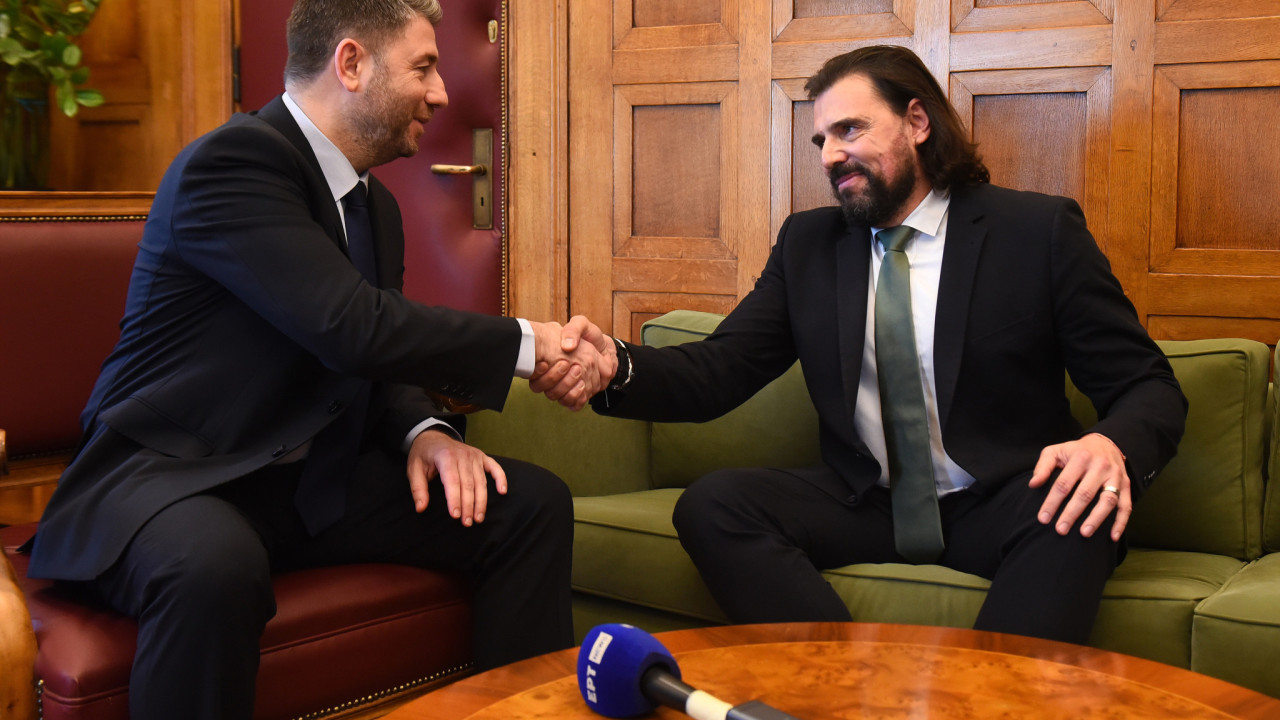 Ανδρουλάκης: Υποδέχθηκε στο ΠΑΣΟΚ τον Πέτρο Παππά Ανδρουλάκης: Υποδέχθηκε στο ΠΑΣΟΚ τον Πέτρο Παππά