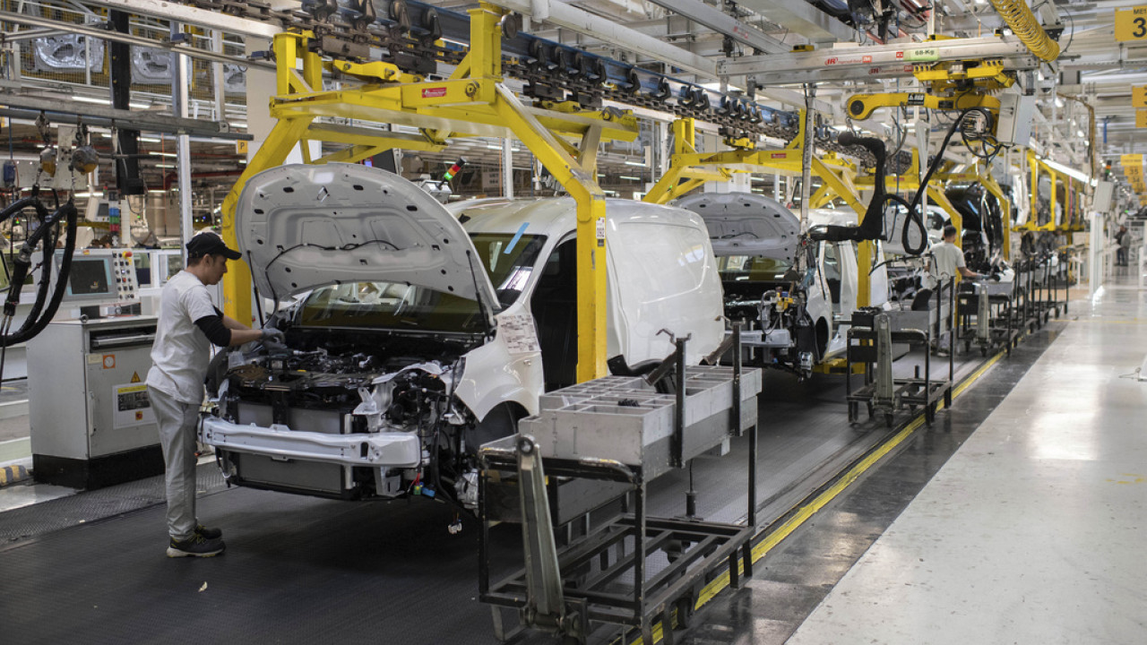 Γαλλία: Η Renault περικόπτει 300 θέσεις εργασίας από το εργοστάσιο φορτηγών της Γαλλία: Η Renault περικόπτει 300 θέσεις εργασίας από το εργοστάσιο φορτηγών της