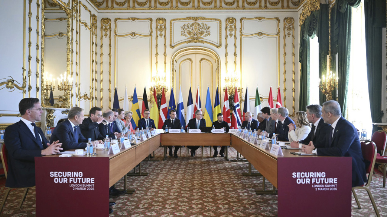 Πώς η Ευρώπη θα διεκδικήσει ρόλο σε μια ειρηνευτική συμφωνία για την Ουκρανία