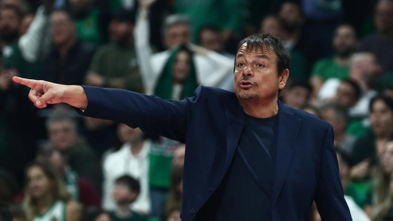 Αταμάν για το βραβείο MVP του Ναν: «Το άξιζε, αλλά πρέπει τώρα να στείλει την ομάδα στο Final-4» Αταμάν για το βραβείο MVP του Ναν: «Το άξιζε, αλλά πρέπει τώρα να στείλει την ομάδα στο Final-4»