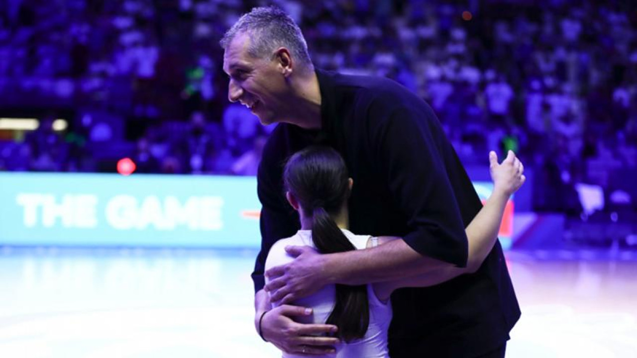 Ο Δημήτρης Διαμαντίδης στην κλήρωση του Eurobasket 2025 Γυναικών Ο Δημήτρης Διαμαντίδης στην κλήρωση του Eurobasket 2025 Γυναικών