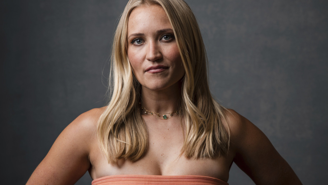 Emily Osment: Η ηθοποιός της σειράς «Hannah Montana» χώρισε μετά από πέντε μήνες γάμου Emily Osment: Η ηθοποιός της σειράς «Hannah Montana» χώρισε μετά από πέντε μήνες γάμου