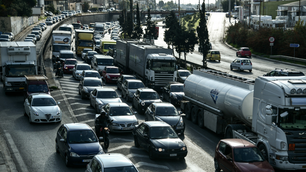 Τροχαίο στον Κηφισό με 8 οχήματα –  Τραυματίστηκαν 7 άτομα 