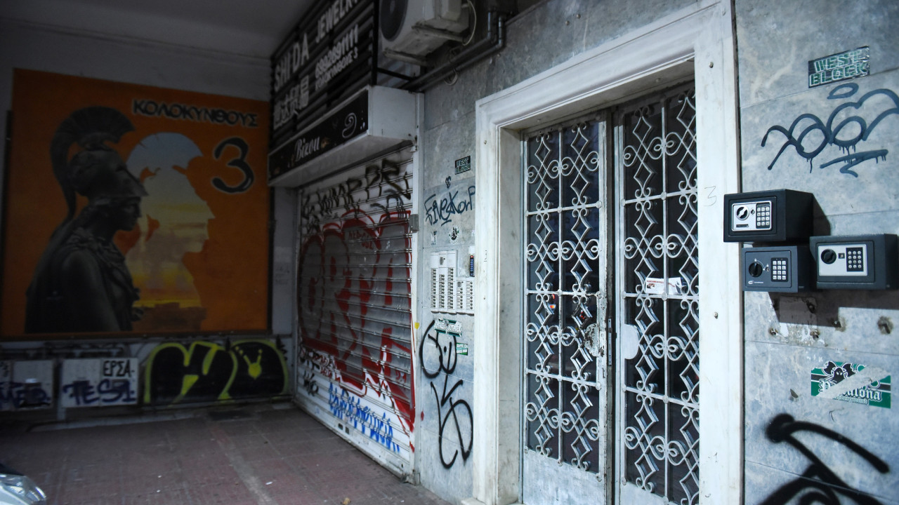 Ομόνοια: Αποκλείεται η εγκληματική ενέργεια για τον 46χρονο τουρίστα που βρέθηκε νεκρός σε Airbnb