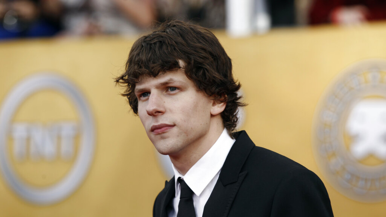 Jesse Eisenberg: Έλαβε την πολωνική υπηκοότητα μετά τη βράβευση της ταινίας του «A Real Pain»