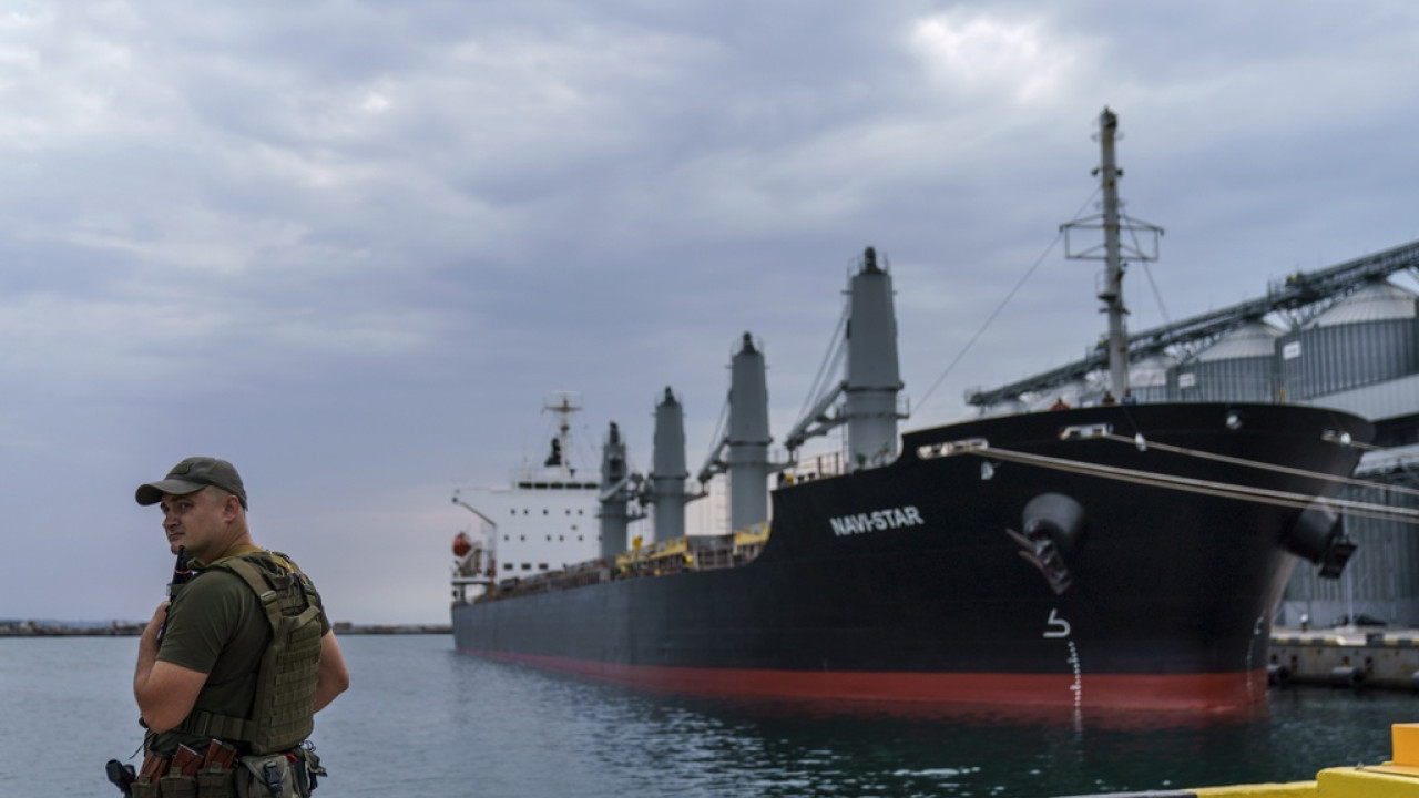 Ρωσία: Η πετρελαιοκηλίδα προκαλεί πρόβλημα ενόψει τουριστικής περιόδου