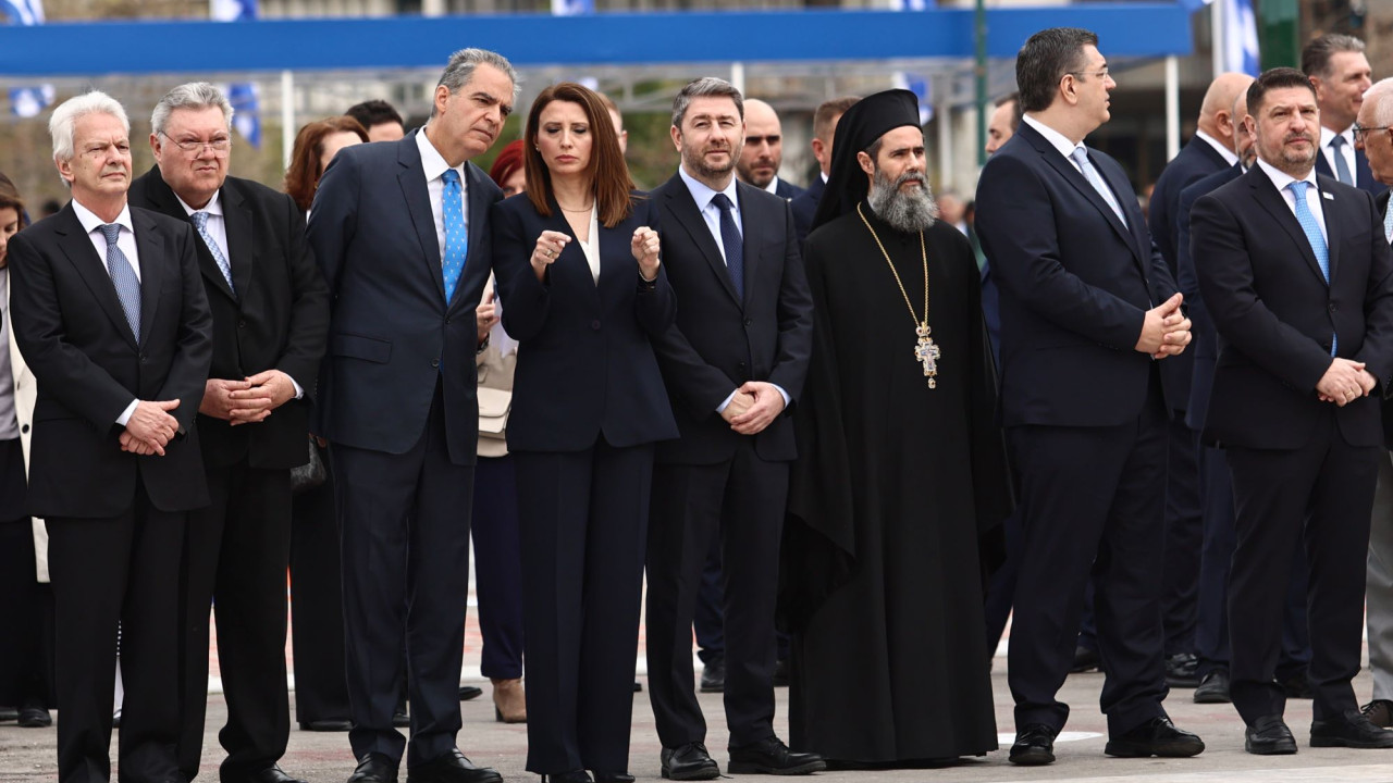 Ανδρουλάκης μετά την παρέλαση στο Σύνταγμα: Χρέος να ενισχύσουμε όλους τους συντελεστές εθνικής ισχύος