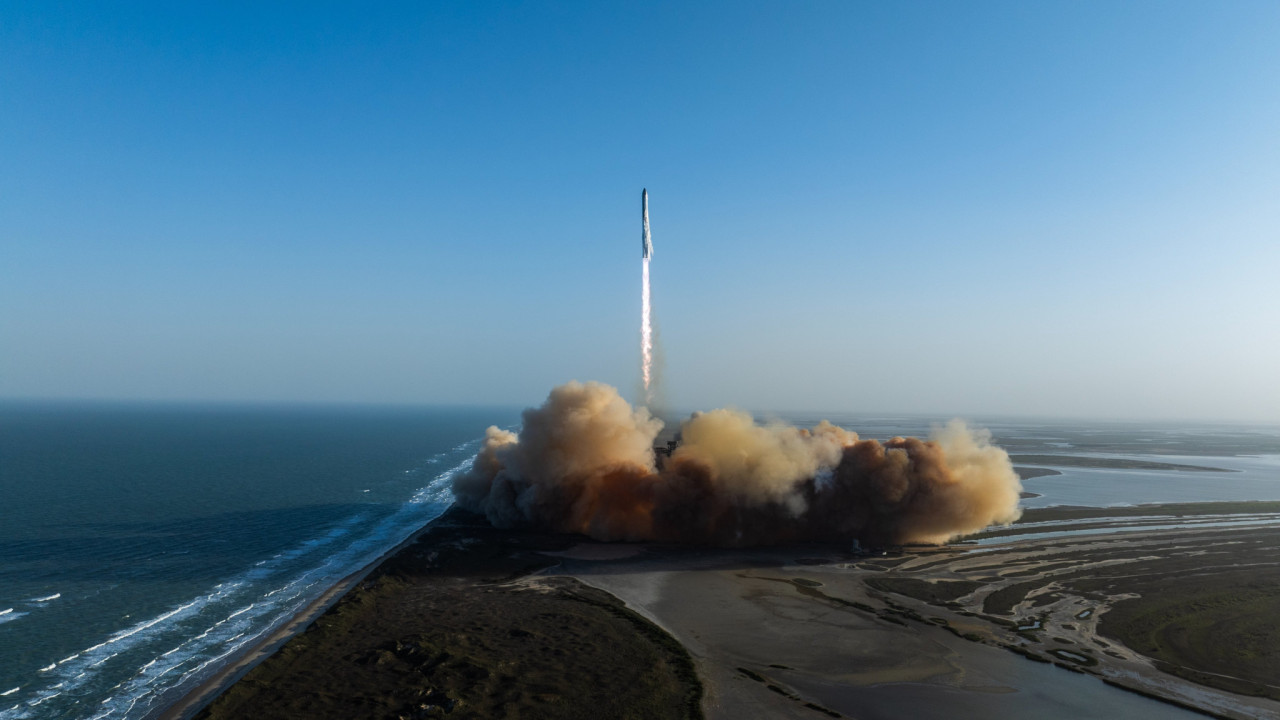 Η όγδοη δοκιμαστική πτήση του SpaceX τελειώνει με μια ακόμη έκρηξη