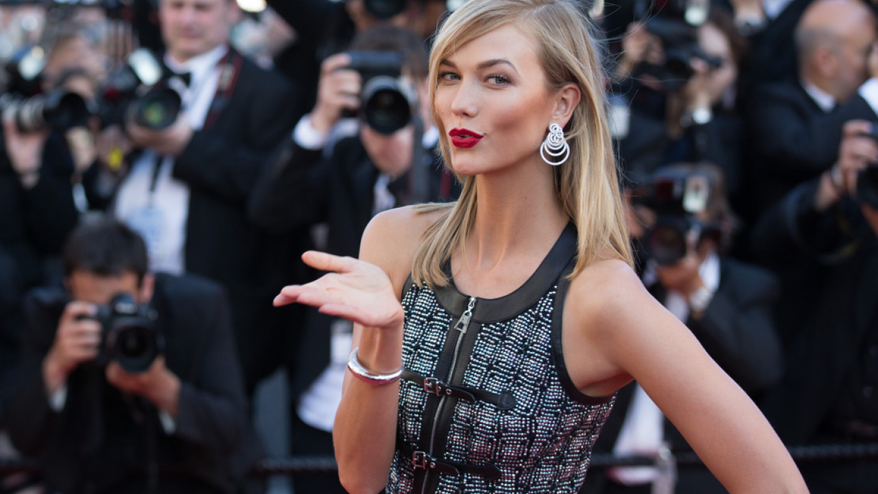 Έγκυος στο τρίτο της παιδί το super model Karlie Kloss