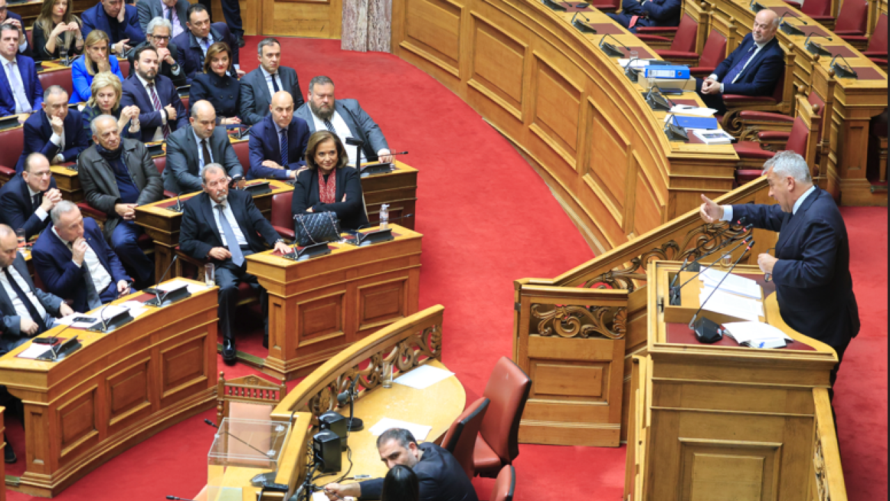 Βουλή: Ο σπαρταριστός διάλογος Βορίδη-Κωνσταντοπούλου