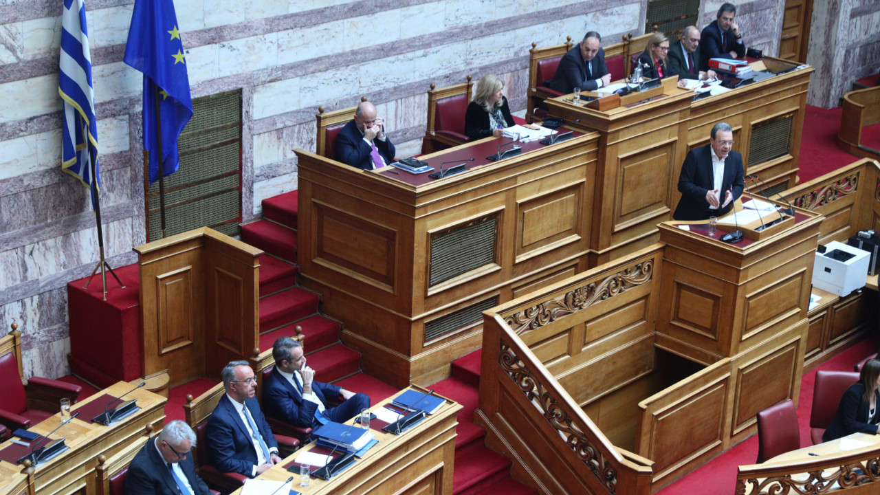 Live: Η συζήτηση στη Βουλή για την πρόταση δυσπιστίας