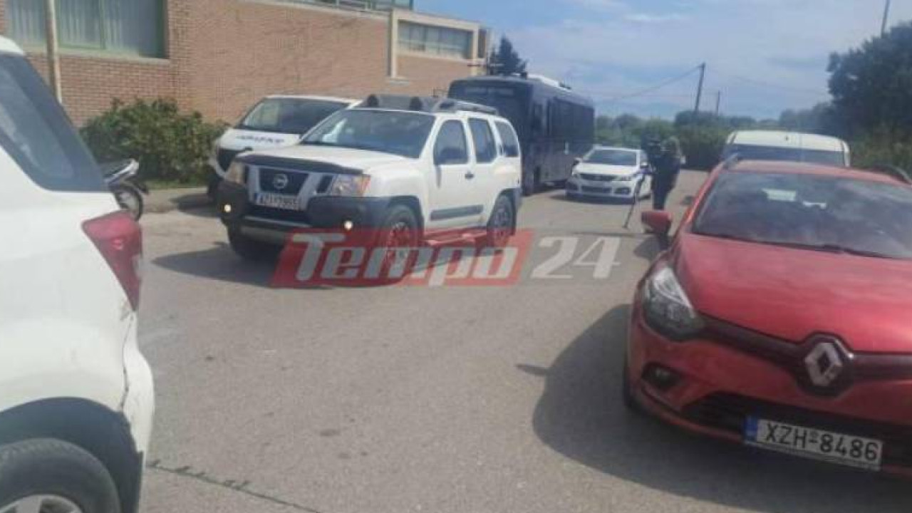 Διπλό έγκλημα στο Αίγιο: Επεισοδιακή η μεταγωγή του 23χρονου