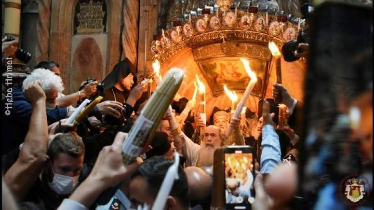 Εν αναμονή του Αγίου Φωτός όλη η χώρα Εν αναμονή του Αγίου Φωτός όλη η χώρα