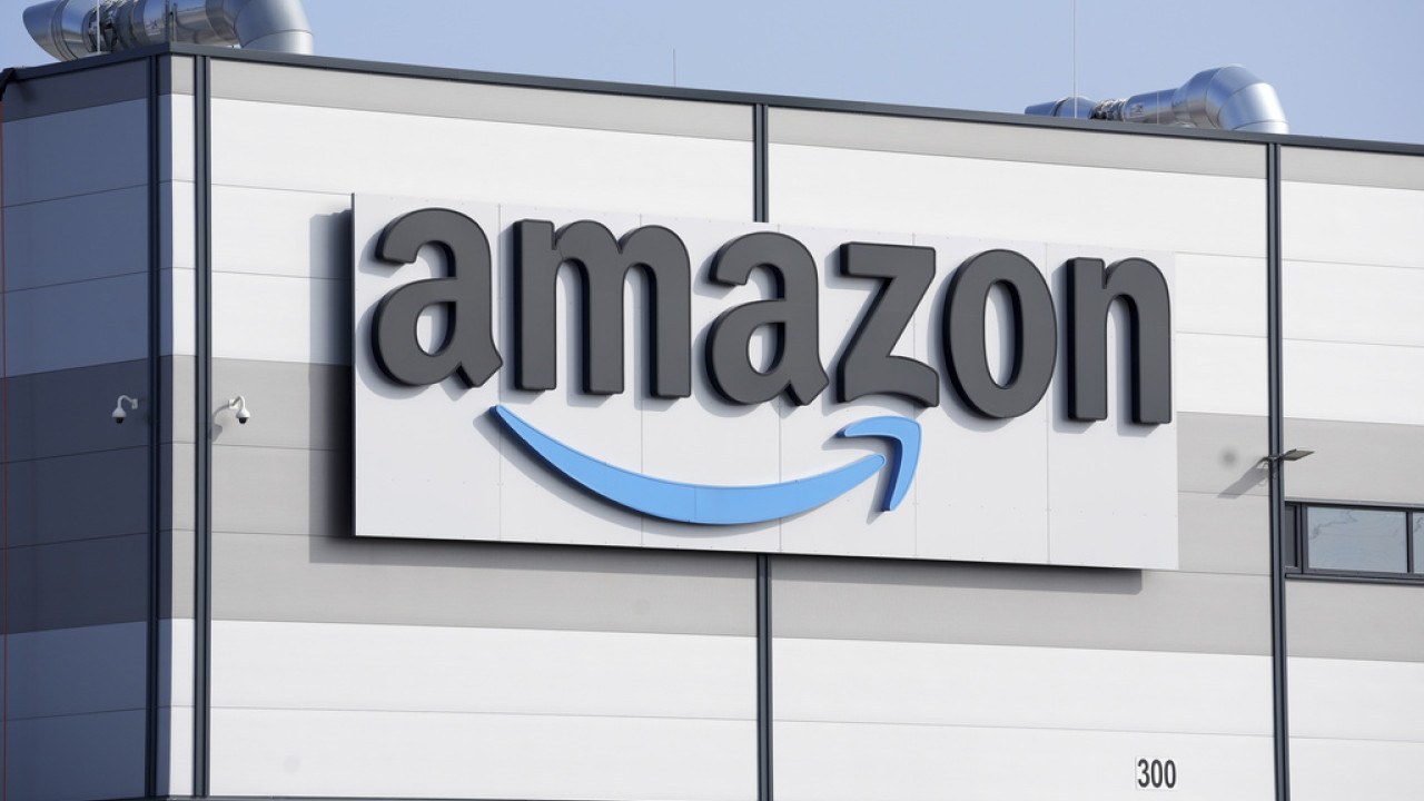 Amazon: Διαψεύδει ότι σχεδίαζε την αναγραφή των δασμών στα προϊόντα