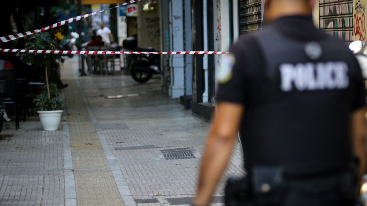 Συναγερμός στο κέντρο της Αθήνας – Τουρίστας έπεσε από την ταράτσα ξενοδοχείου 