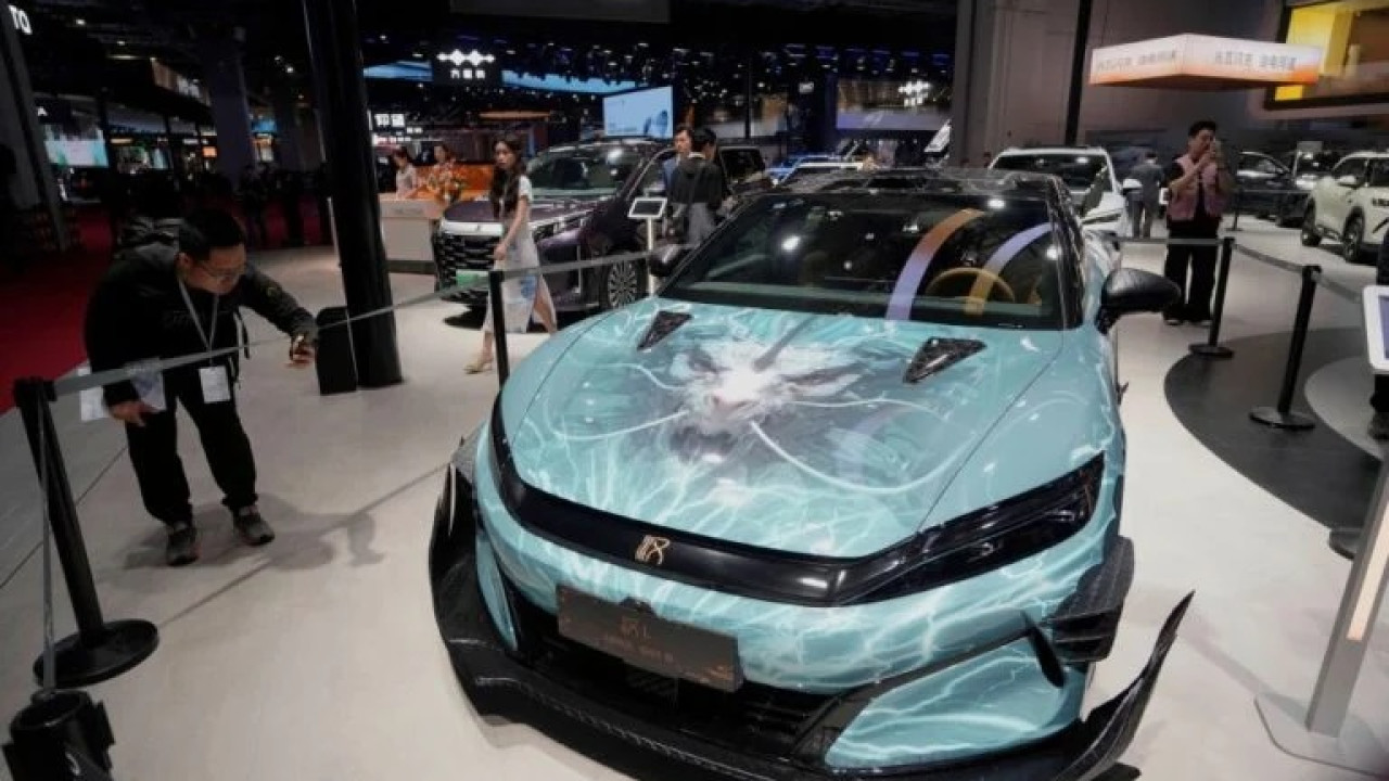 BYD: Αποκαλύπτει νέο πολυτελές σπορ αυτοκίνητο με στόχο τις ευρωπαϊκές αυτοκινητοβιομηχανίες
