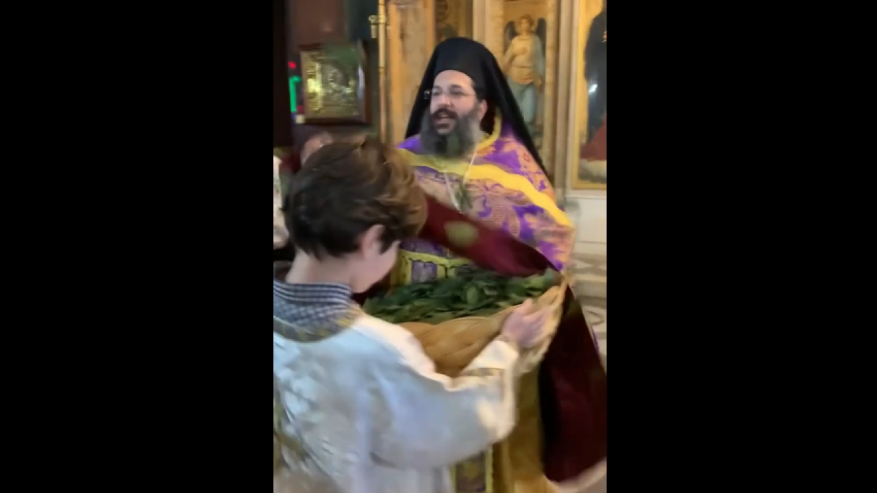 Ανάσταση: Μπότια, βάγια και επευφημίες στη Ρωσική Εκκλησία της Φιλελλήνων Ανάσταση: Μπότια, βάγια και επευφημίες στη Ρωσική Εκκλησία της Φιλελλήνων