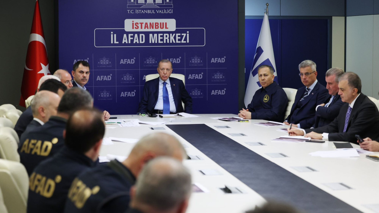 Σεισμός στην Κωνσταντινούπολη – Ερντογάν: «Είμαστε σε επιφυλακή όλο το εικοσιτετράωρο» Σεισμός στην Κωνσταντινούπολη – Ερντογάν: «Είμαστε σε επιφυλακή όλο το εικοσιτετράωρο»