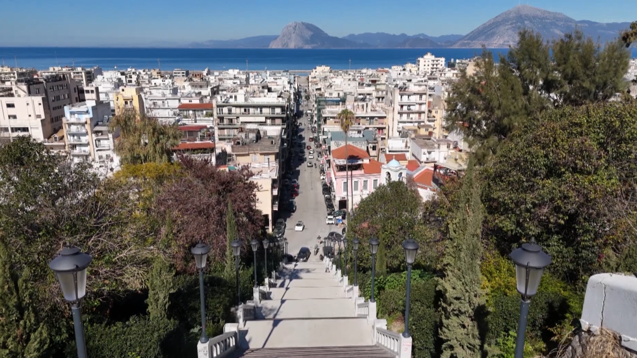 Ο οδηγός ΚΤΕΛ που έχει βάλει στόχο το πτυχίο της Ιατρικής