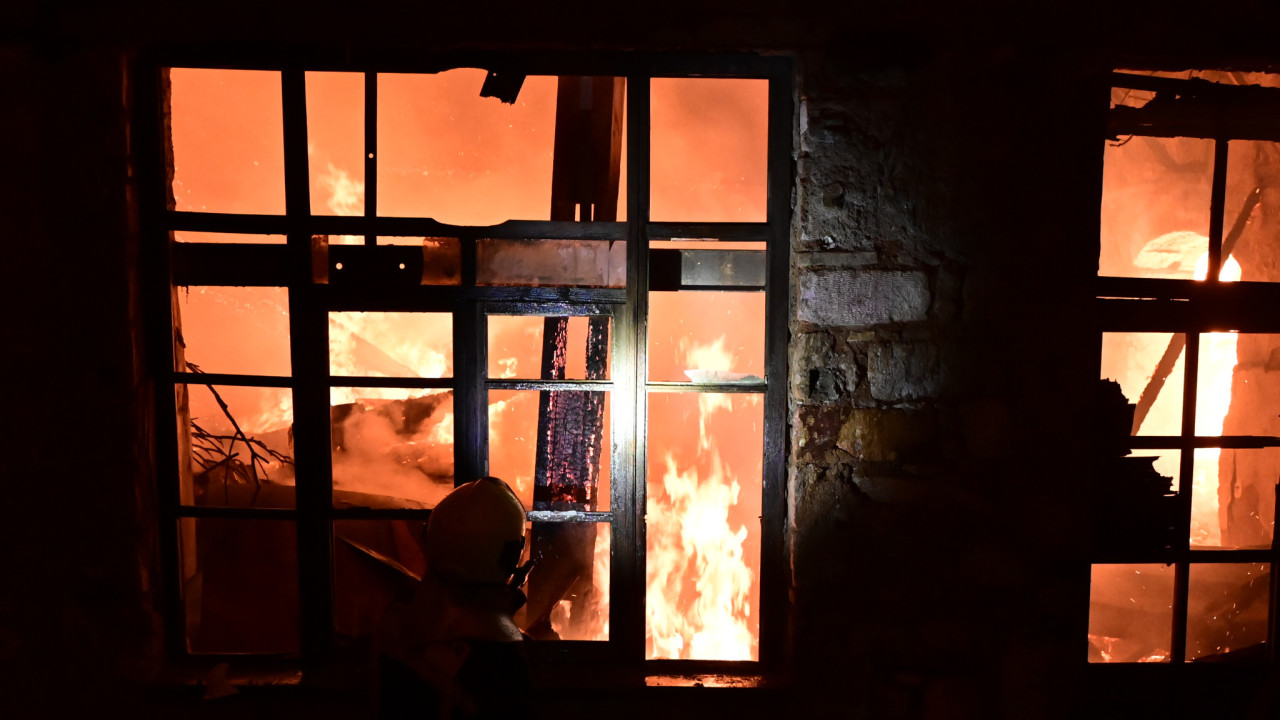 Λέσβος: 90χρονος βρέθηκε απανθρακωμένος | ΣΚΑΪ