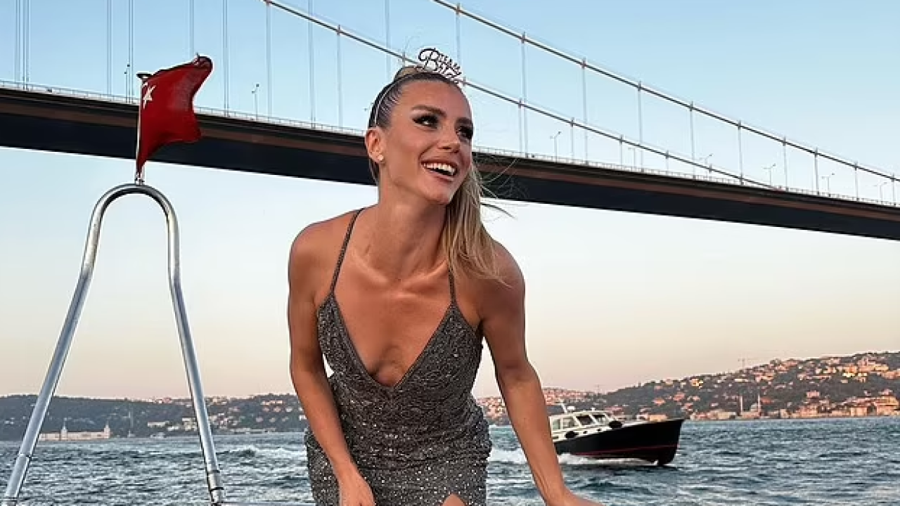Τραγωδία με 27χρονο μοντέλο στην Τουρκία: Έπεσε από γέφυρα για να διαφύγει από την αστυνομία Τραγωδία με 27χρονο μοντέλο στην Τουρκία: Έπεσε από γέφυρα για να διαφύγει από την αστυνομία