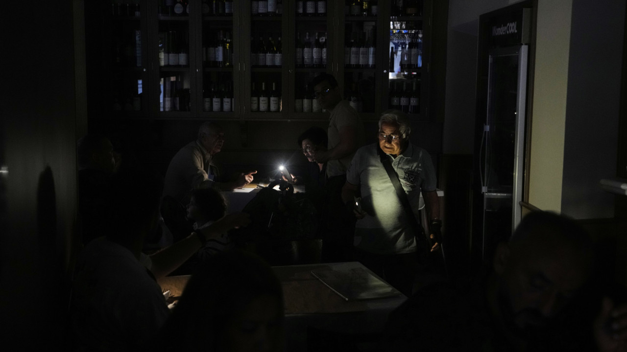 Γενικό μπλακ άουτ στην Ιβηρική χερσόνησο - Επανέρχεται σταδιακά η ηλεκτροδότηση - Σε κατάσταση έκτακτης ανάγκης η Ισπανία
