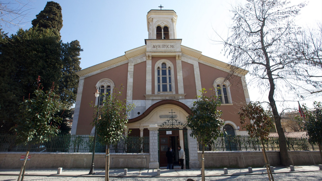 Ζωντανά, από τον Ιερό Ναό Παμμεγίστων Ταξιαρχών Μεγάλου Ρεύματος Βοσπόρου, η Ακολουθία των Αγίων Παθών Ζωντανά, από τον Ιερό Ναό Παμμεγίστων Ταξιαρχών Μεγάλου Ρεύματος Βοσπόρου, η Ακολουθία των Αγίων Παθών