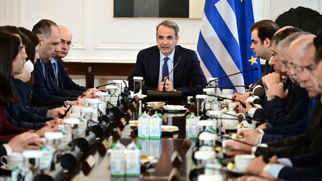 Μητσοτάκης: «Με μοντέλο ΔΕΗ ο νέος ΟΣΕ» Μητσοτάκης: «Με μοντέλο ΔΕΗ ο νέος ΟΣΕ»