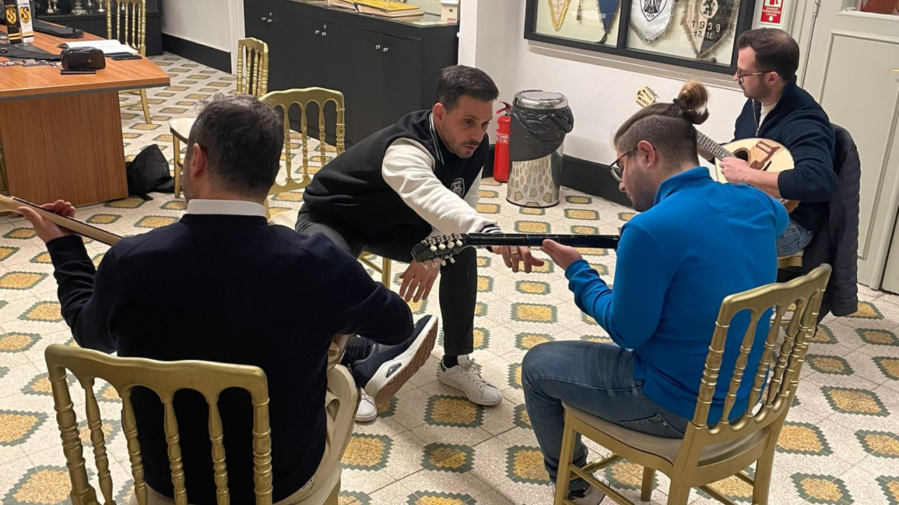 Ανδρέας Σαραντίδης: Ο Έλληνας που διδάσκει τους Τούρκους διπλοπενιές Ανδρέας Σαραντίδης: Ο Έλληνας που διδάσκει τους Τούρκους διπλοπενιές