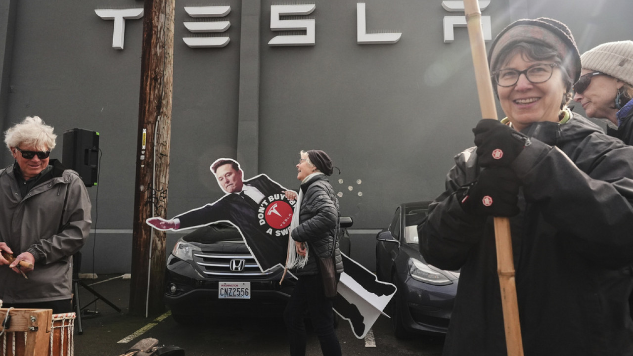 Tesla: Οι πωλήσεις αυτοκινήτων της εταιρείας μειώθηκαν ξανά τον Μάρτιο