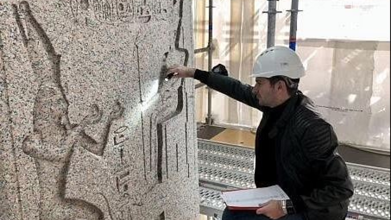 Επιστήμονας ανακάλυψε 7 μυστικά μηνύματα στον αιγυπτιακό Οβελίσκο στο Παρίσι Επιστήμονας ανακάλυψε 7 μυστικά μηνύματα στον αιγυπτιακό Οβελίσκο στο Παρίσι