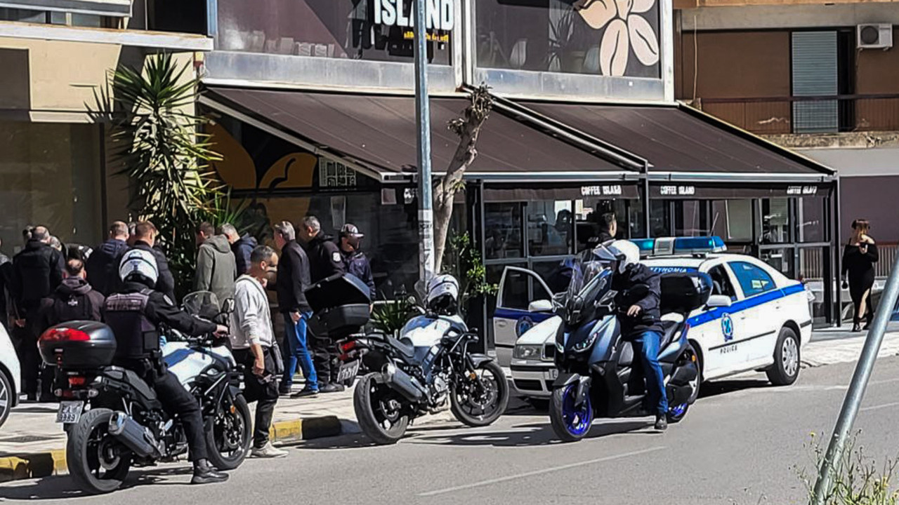 Πάτρα: Τα όπλα που χρησιμοποίησε ο ληστής της τράπεζας – «Με έβαλε η CIA»