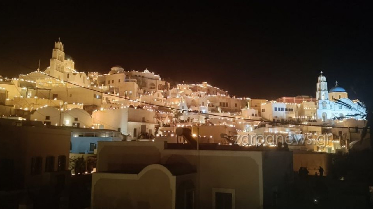 Μεγάλη Παρασκευή: Εντυπωσιακό θέαμα στη Σαντορίνη