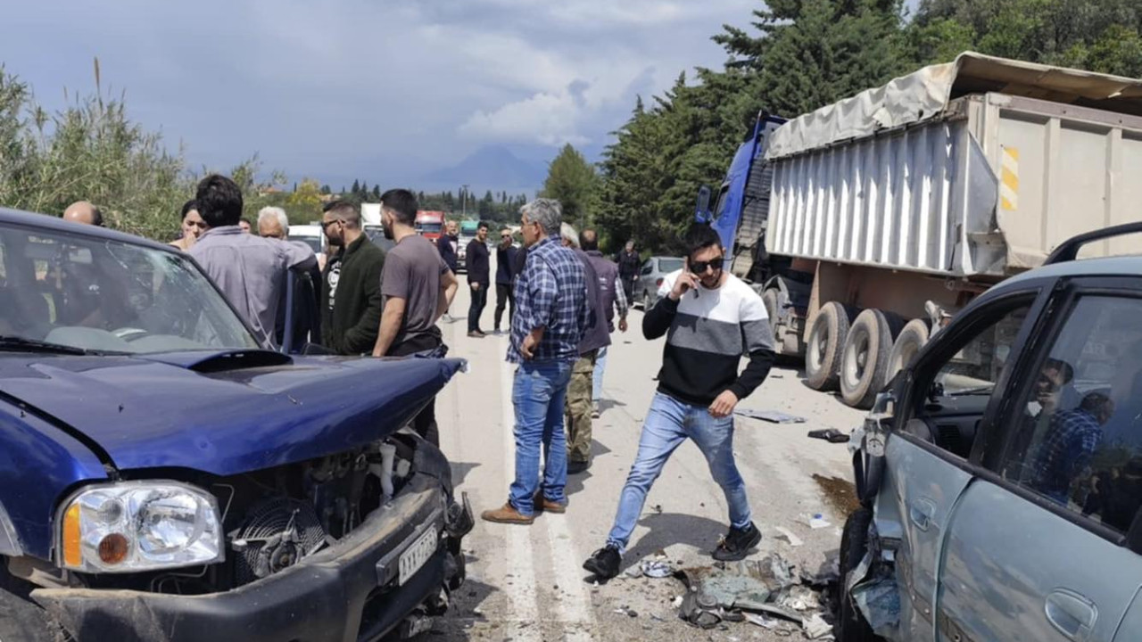 Τροχαίο με έναν εγκλωβισμένο στην Πάτρα