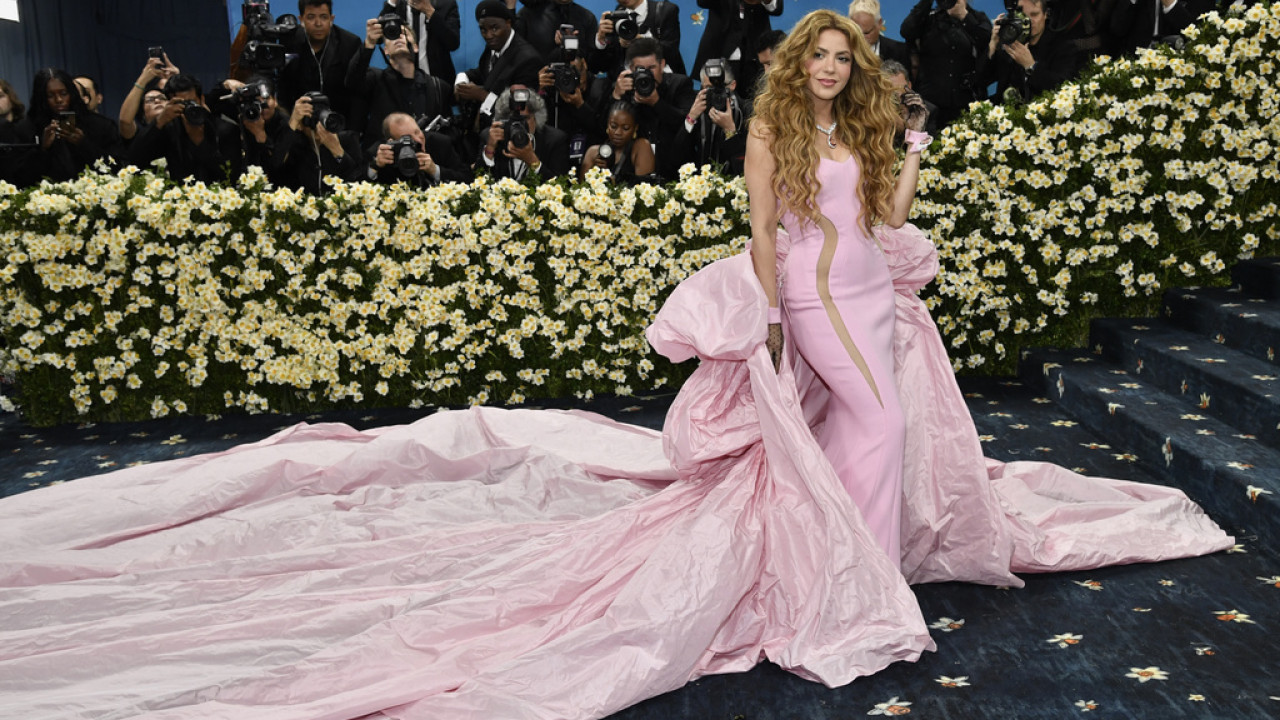 Shakira… Reuters: Έδωσε «στην ψύχρα» την εγκυμοσύνη της Rihanna στα μίντια Shakira… Reuters: Έδωσε «στην ψύχρα» την εγκυμοσύνη της Rihanna στα μίντια