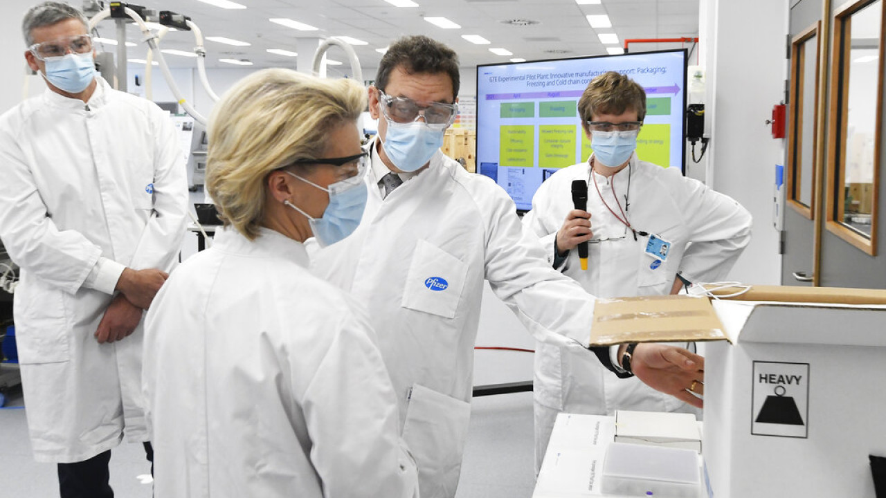 Pfizergate: Το Δικαστήριο της ΕΕ δικαιώνει τους NY Times στην αγωγή κατά της Φον ντερ Λάιεν για τα μυστικά μηνύματα στον Μπουρλά